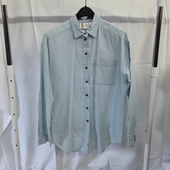 Jeans Wear size L light blue denim long sleeve button up shirt - Picture 1 of 3